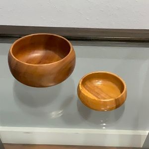 Hawaiian wood bowl set.